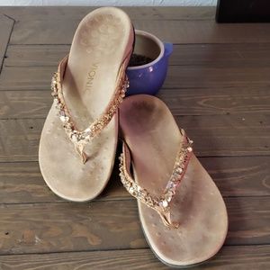 Vionic cork thong flip flop sandals